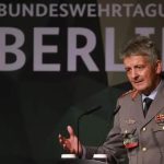 俄军1天攻3地，德国宣布80万人援乌！普京回应美国：尽快结束冲突