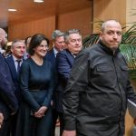 乌克兰代表乌梅罗夫折断一支笔，美乌日内瓦谈判疑不欢而散